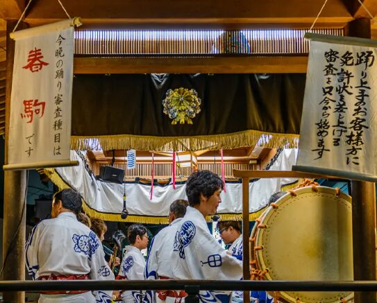 郡上八幡　郡上おどり　櫓　審査曲発表