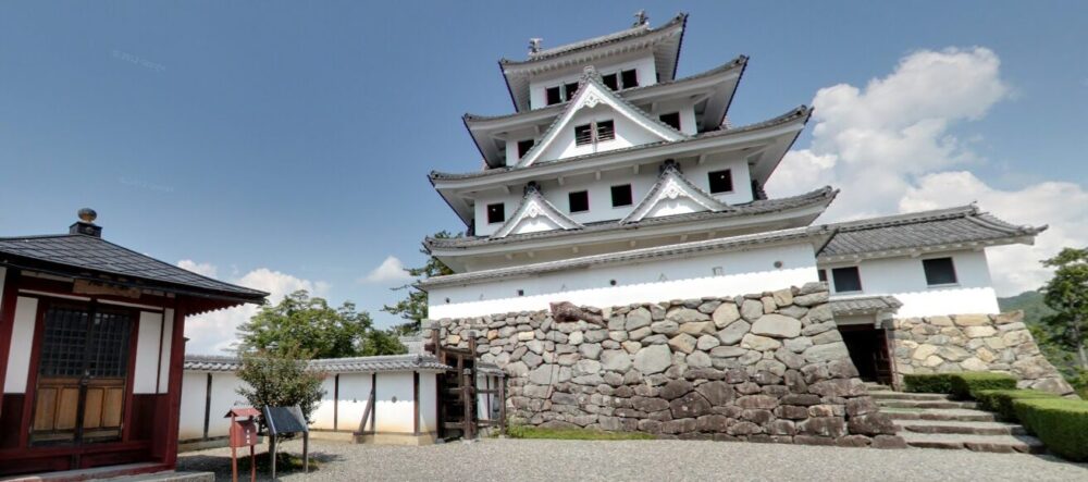 Googleマップストリートビューより　郡上八幡城